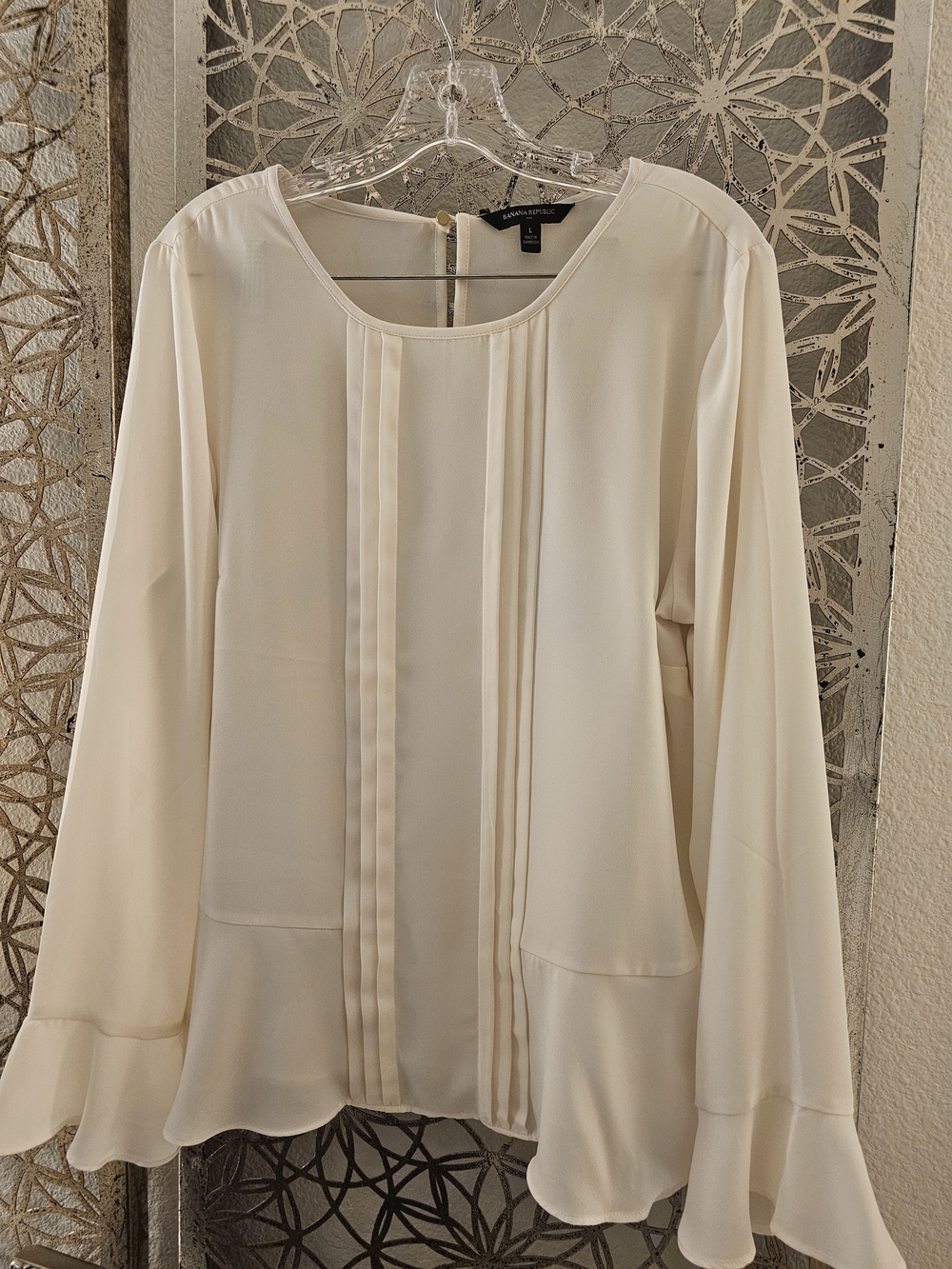 Banana Republic Cream Pleated Front Long-Sleeve Blouse
